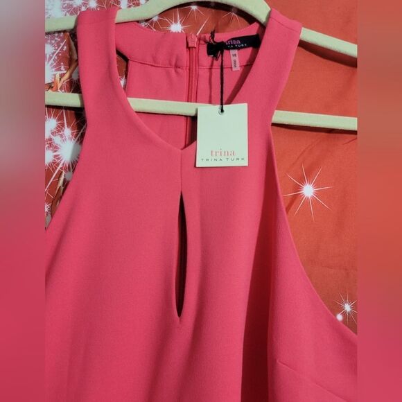 Keyhole Halter Dress  - Picture 15 of 15